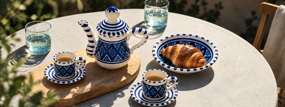Services de table en céramique artisanale : l’art de recevoir à la méditerranéenne