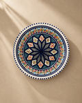 Assiette creuse en céramique artisanale tunisienne de la collection Médina.