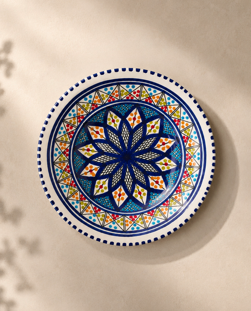 Assiette à pâte en céramique artisanale tunisienne de la collection Médina.