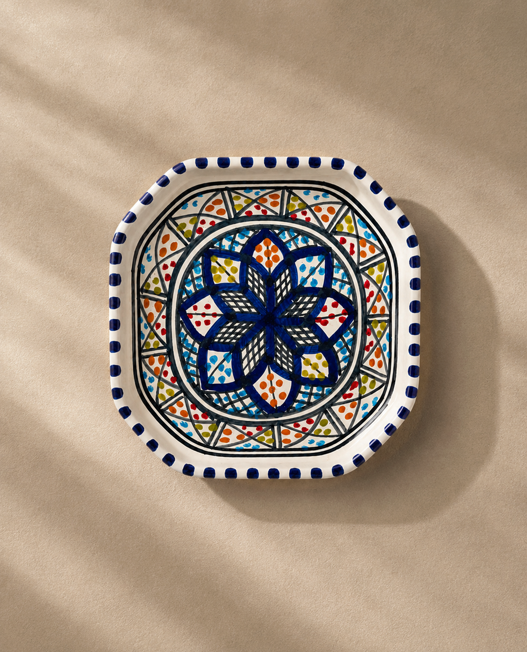 Bol octogonal en céramique artisanale tunisienne de la collection Médina.