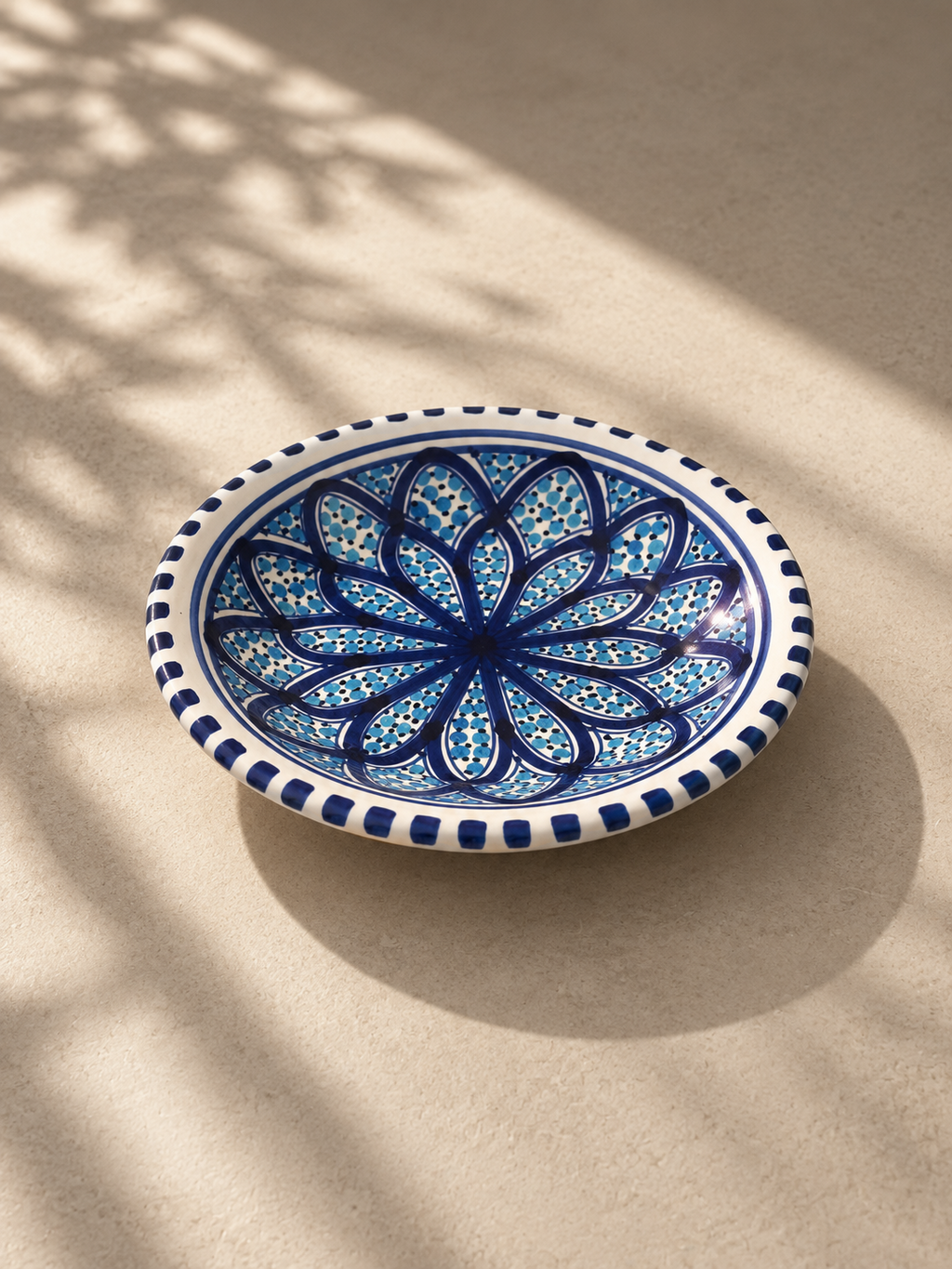 Petite assiette creuse Sidi Bou Saïd 17,5 cm vue de profil