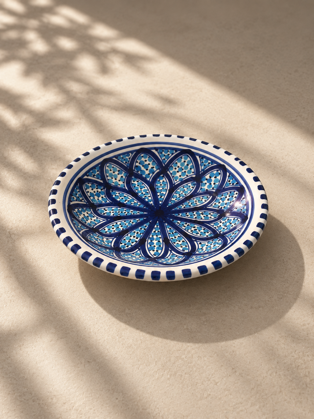 Petite assiette creuse Sidi Bou Saïd 17,5 cm vue de profil