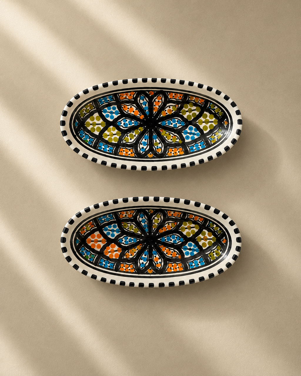 Lot de 2 mini plats ovales en céramique artisanale tunisienne de la collection Djerba.