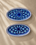 Lot de 2 plats ovales en céramique artisanale tunisienne de la collection Sidi Bou Saïd.