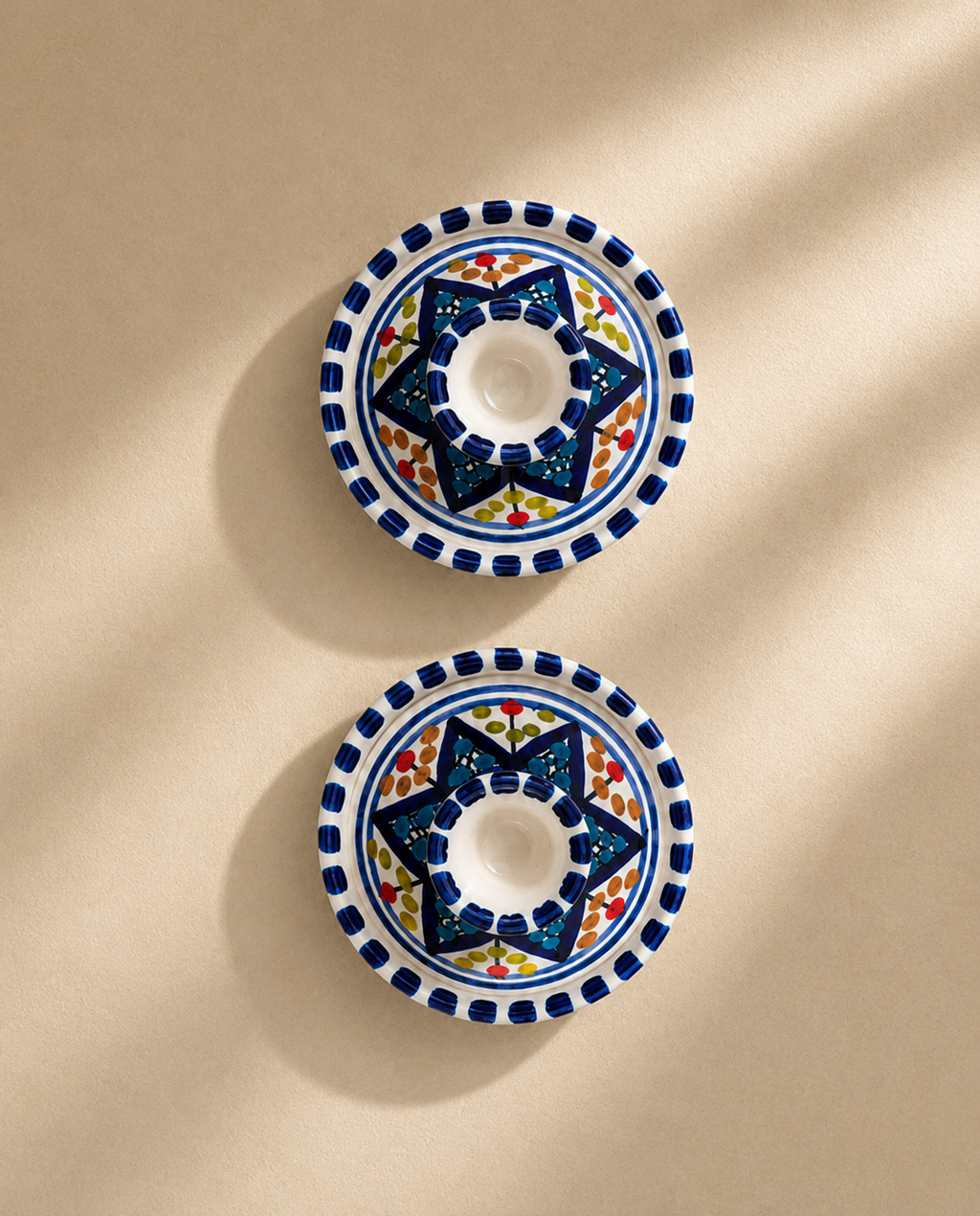 Vue de dessus d'un mini tajine en céramique artisanale tunisienne de la collection Médina.