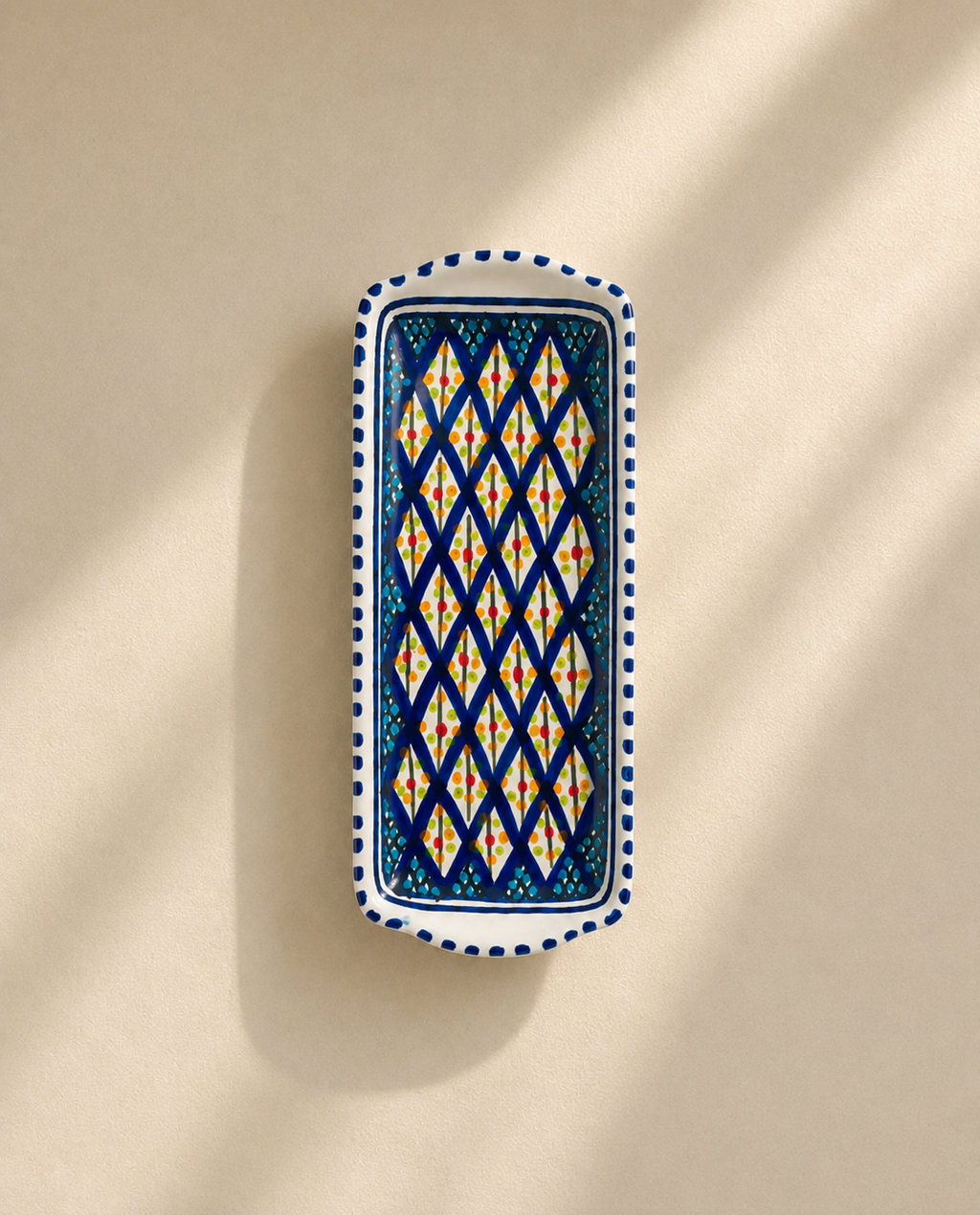 Plat rectangulaire en céramique artisanale tunisienne de la collection Médina.